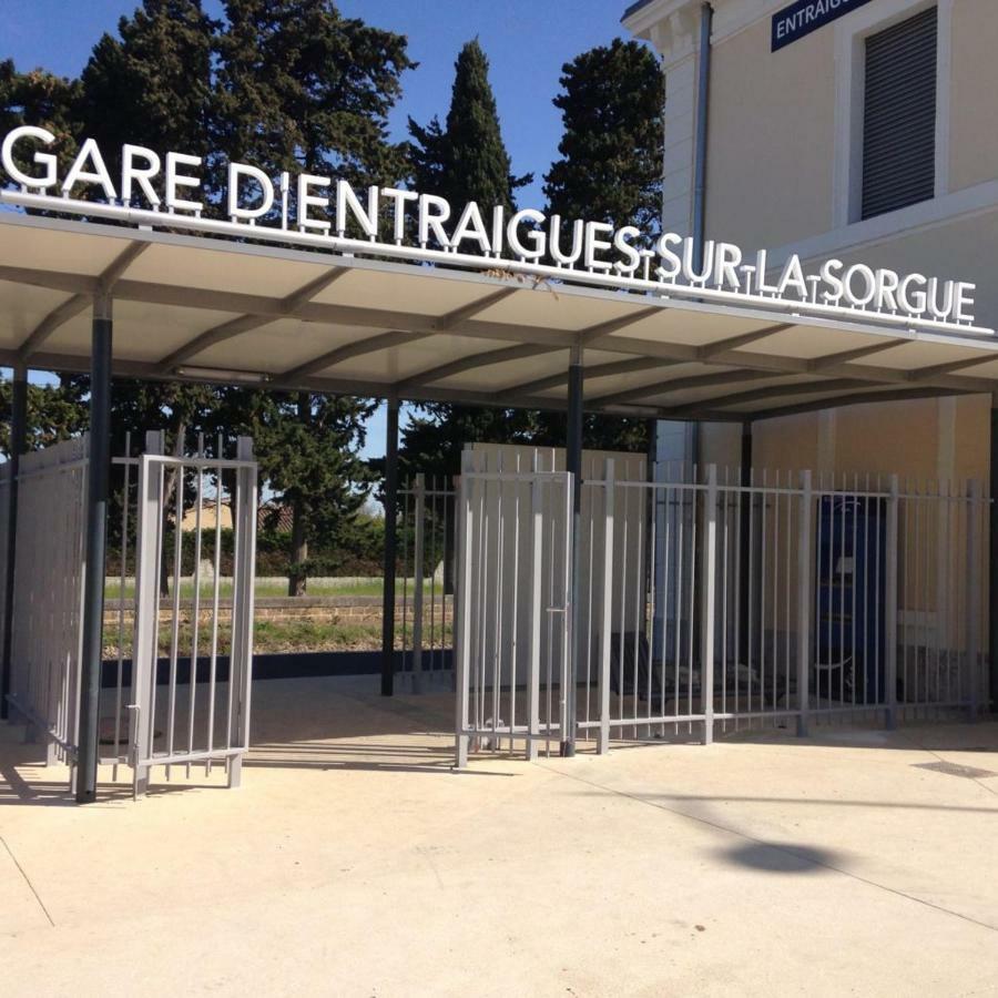 City House Appartements Entraigues-sur-la-Sorgue Eksteriør billede